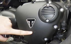 TRIUMPH STREET TWIN 2016