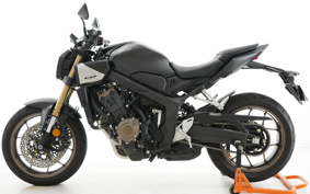 HONDA CBR650R E-Clutch 2025 RH17