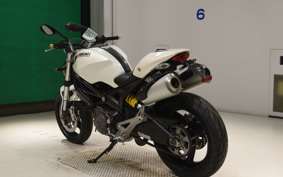 DUCATI MONSTER 696