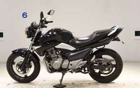 SUZUKI GSR250