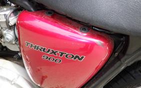 TRIUMPH THRUXTON 900 2004