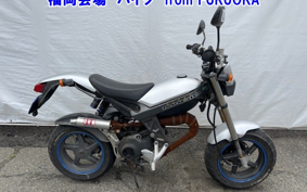 SUZUKI STREET MAGIC