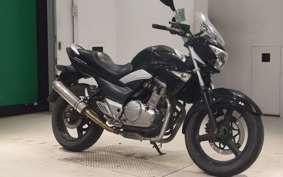 SUZUKI GSR250