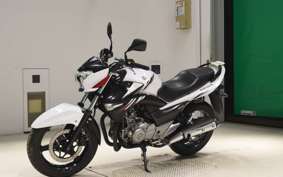 SUZUKI GSR250 2019