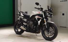 TRIUMPH STREET TRIPLE S 2021