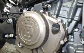 HUSQVARNA SVARTPILEN 401 2018