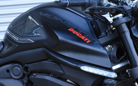 DUCATI M900 MONSTAR PLUS 2021 1M00