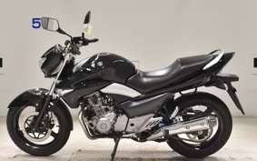 SUZUKI GSR250 2014
