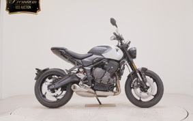 TRIUMPH TRIDENT 660 2026