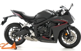 HONDA CBR650R E-Clutch 2025 RH17