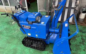 YAMAHA  SNOW BLOWER  MACHINE 
