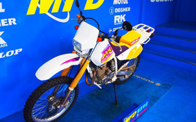 SUZUKI DR250 R SJ45A