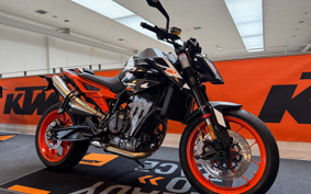 KTM 890 DUKE GP TU940