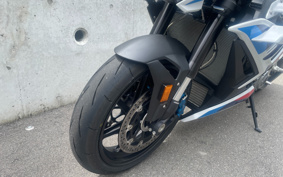 BMW M1000R 2024 0E81