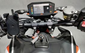 KTM 890 DUKE R 2023 TU940