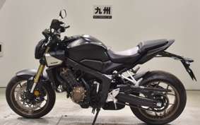 HONDA CB650R E-Clutch 2025 RH17