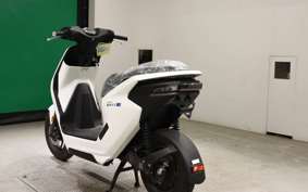 HONDA EM1 e: 2004 EF16