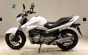 SUZUKI GSR250