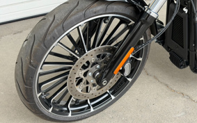 HARLEY FXBR 2024 YEZ