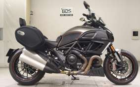 DUCATI DIAVEL STRADA 2013