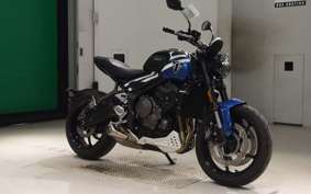 TRIUMPH TRIDENT 660 2025