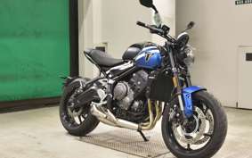 TRIUMPH TRIDENT 660 2025