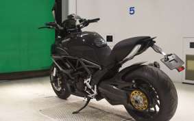 DUCATI DIAVEL 2011