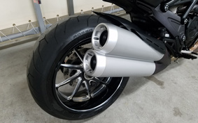 DUCATI DIAVEL CARBON 2013