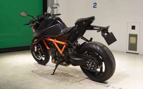 KTM 1290 SUPER DUKE R 2021