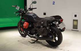 MOTO GUZZI V7 CARBON 2019