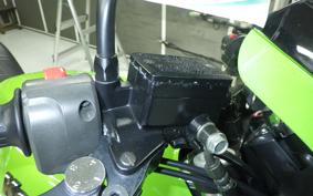 KAWASAKI ZRX400 2005 ZR400E