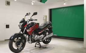 SUZUKI GSR250 2022