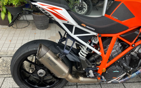 KTM 1290SUPER DUKE 2015 V3940