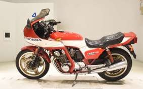 HONDA CB900F 2025 SC01