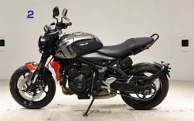 TRIUMPH TRIDENT 660 2023