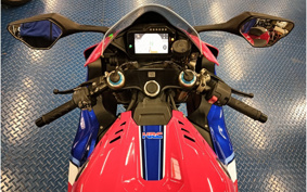 HONDA CBR1000RR-R FB SP 2020 SC82