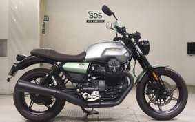 MOTO GUZZI V7 STONE 2022