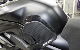 DUCATI STREETFIGHTER V4 S 2021