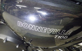 TRIUMPH BONNEVILLE T100 2022