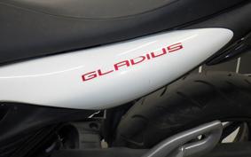 SUZUKI ｸﾞﾗﾃﾞｨｳｽ650 2013