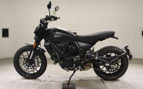 DUCATI SCRAMBLERアイコンダー 2025