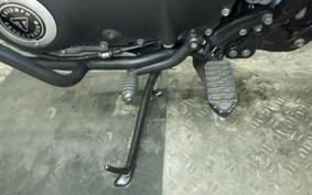 TRIUMPH STREET SCRAMBLER 2021