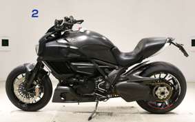 DUCATI DIAVEL 2015