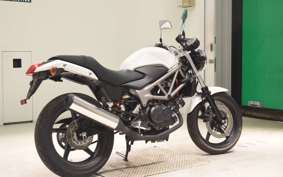 HONDA VTR 250 Gen. 2 2023 MC33