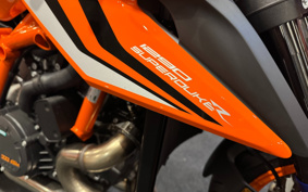 KTM 1290S-DUKE R EVO V3940