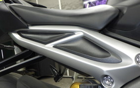 TRIUMPH STREET TRIPLE RS 2021