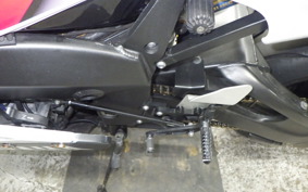YAMAHA YZF-R7 2001