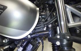 TRIUMPH STREET TWIN 2022
