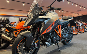 KTM 1290 SUPER DUKE GT 2017 V6940