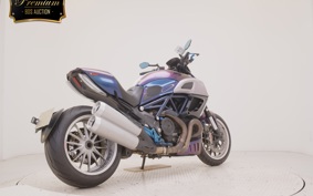 DUCATI DIAVEL 2014